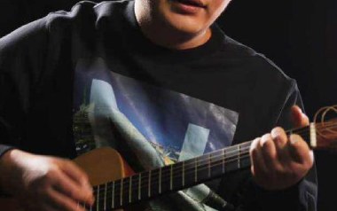 樱花东街吉他谱_王华峰_C调原版弹唱谱