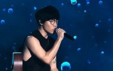 Live House吉他谱_卢广仲_G调原版弹唱谱