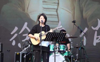 那年十七吉他谱_徐海俏_G调扫弦版弹唱谱