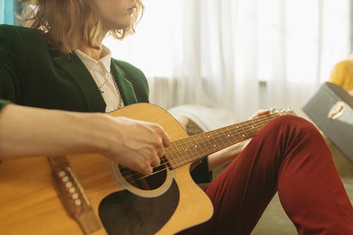 你如今好吗吉他谱 D调女生版