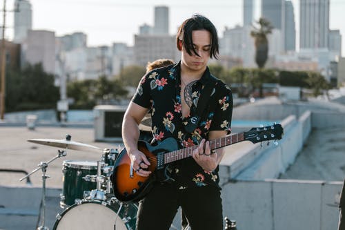 毛不易-《入海》吉他谱C调弹唱原版 彪叔吉他课制谱