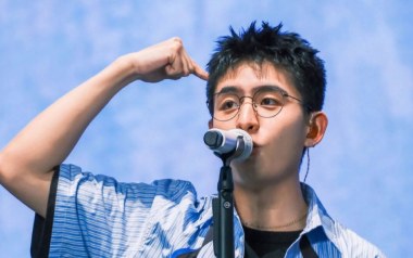 藏进夜里躲在光下吉他谱_焦迈奇_C调原版弹唱谱