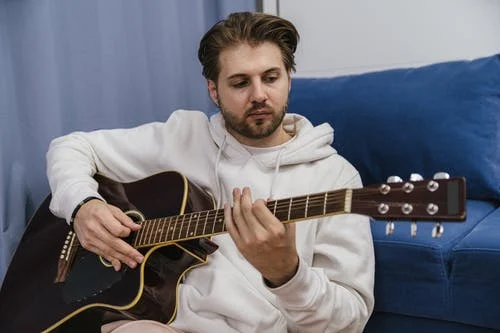 转身之间吉他谱 C调六线谱