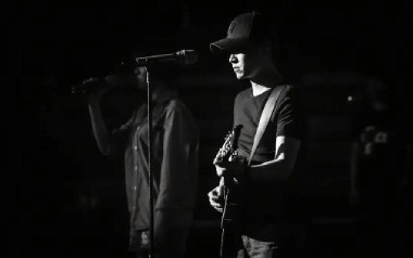 黑暗中吉他谱_梁博_C调原版弹唱谱