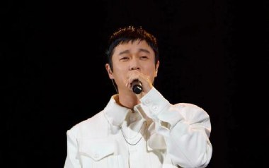 不想上班吉他谱_肖央/黄明志_G调拍弦版