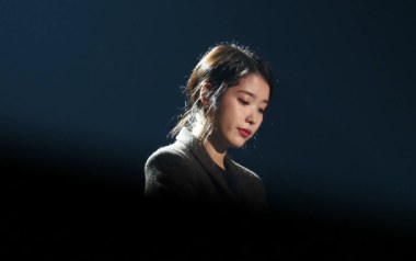 膝盖吉他谱_IU_C调指法原版弹唱谱