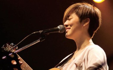 Fly吉他谱_岑宁儿_C调指法原版弹唱谱