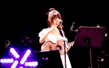 我从崖边跌落吉他谱_谢春花_C调扫弦版