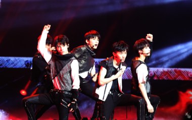 狼少年吉他谱_台风少年团_C调指法扫弦版