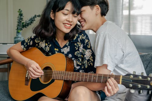 天空吉他谱 F调六线谱