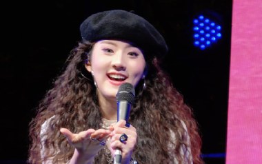 在草地上肆意奔跑吉他谱_傅如乔_C调扫弦版