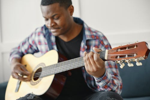 少年往事吉他谱 G调六线谱