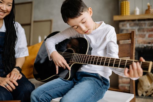 无地自容电吉他谱 F调