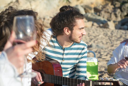 情凭谁来定错对吉他谱 E调精选版