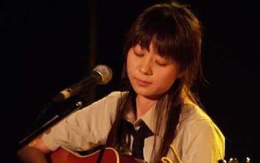 小船吉他谱_陈绮贞_F调指法拍弦版吉他谱_吉他弹唱示范