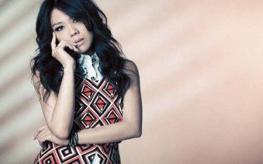 很靠近海吉他谱_蔡健雅_C调指法原版弹唱谱