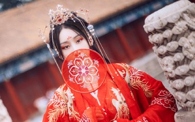 误红妆吉他谱_等什么君_C调指法弹唱谱