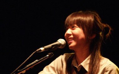 小小校歌吉他谱_陈绮贞_C调指法简单版弹唱谱