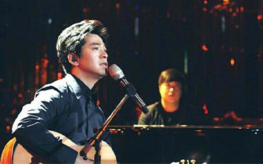 贝加尔湖畔吉他谱_李健_F调弹唱谱