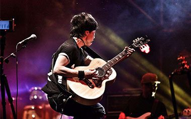 小行迹吉他谱_赵雷_C调原版弹唱谱