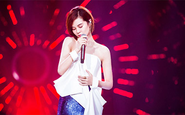 路过人间吉他谱_郁可唯_C调原版弹唱谱