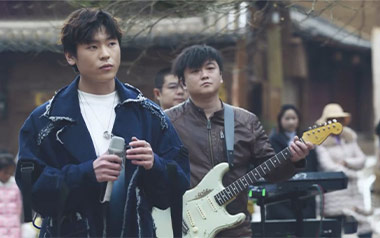 你的姑娘吉他谱_隔壁老樊_C调指法原版弹唱谱