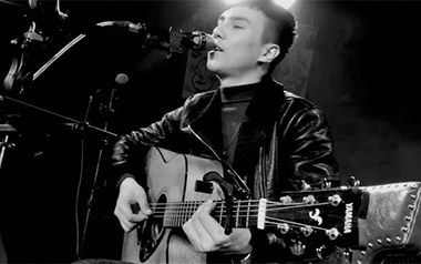 腐坏吉他谱_张小九_C调扫弦版