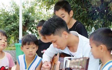 小书包吉他谱_倪华_C调指法弹唱谱