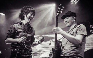 昨夜我飞向遥远的火星吉他谱_声音玩具_E调弹唱谱