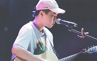 形容吉他谱_沈以诚_G调扫弦版弹唱谱