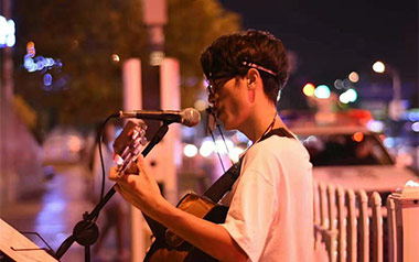 哭泣站台吉他谱_王小帅_G调原版弹唱谱