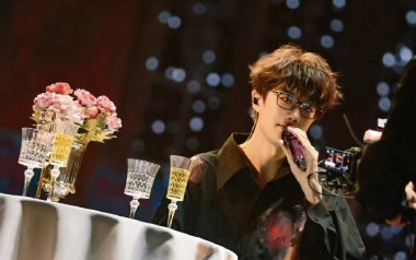 温泉吉他谱_许嵩_A调指法拍弦版弹唱谱