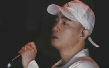 友情岁月吉他谱_陈小春_D调指法原版弹唱谱