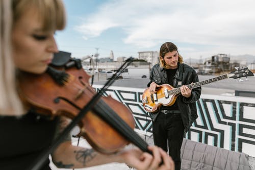 爱吉他谱 F调六线谱