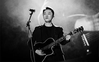 给我一点温度吉他谱_梁博_F调原版弹唱谱