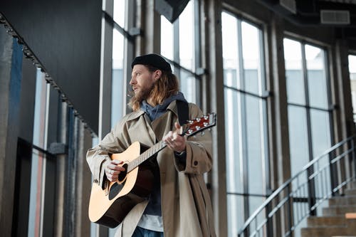 彩虹下面吉他谱 C调