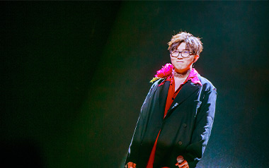 红莓花儿开吉他谱_毛不易_F调指法简易版