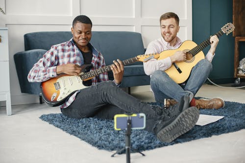 给自己的歌吉他谱 A调六线谱