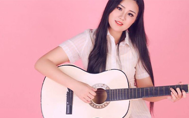 等我把我养的人养大吉他谱_谈柒柒_C调_吉他弹唱六线谱