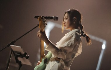 芳草地吉他谱_陈粒_C调指法原版弹唱谱