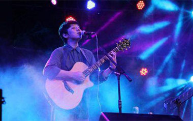 有做无爱吉他谱_何大河_G调指法原版弹唱谱