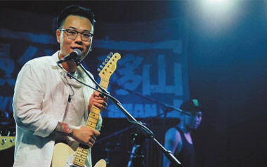 自己吉他谱_许钧_D调指法原版弹唱谱