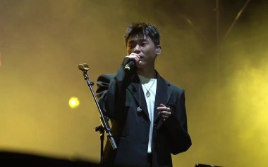 在一座城等一个人吉他谱_隔壁老樊_G调原版