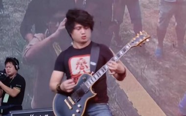 人民教师也要摇滚吉他谱_大师兄乐队/张阳_E调原版弹唱谱